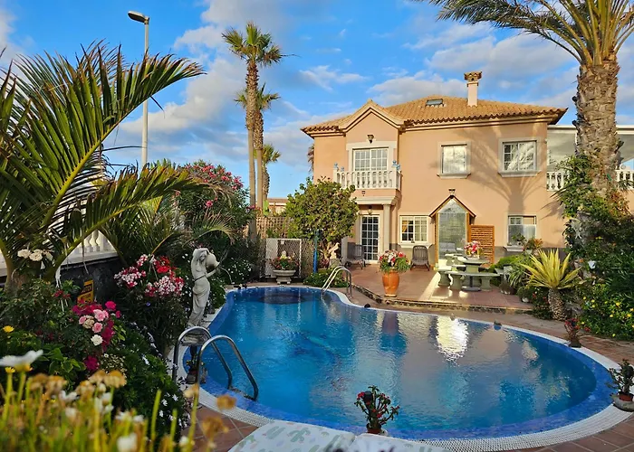 Apartamentos Los Delfines